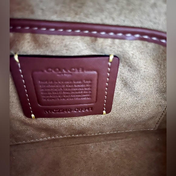 Coach Studio Bag Black Glovetanned Leather EUC soft lining Gold Hardware 🖤 - Picture 11 of 16